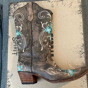 Corral boots